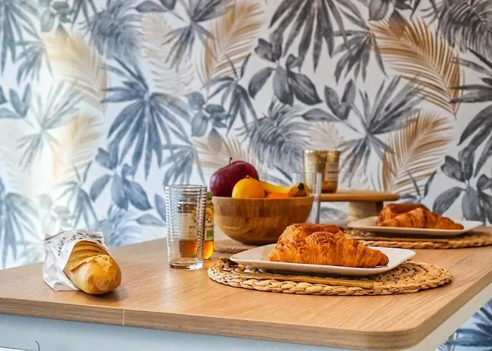 Cosy - En Face De La Gare, Au Centre *